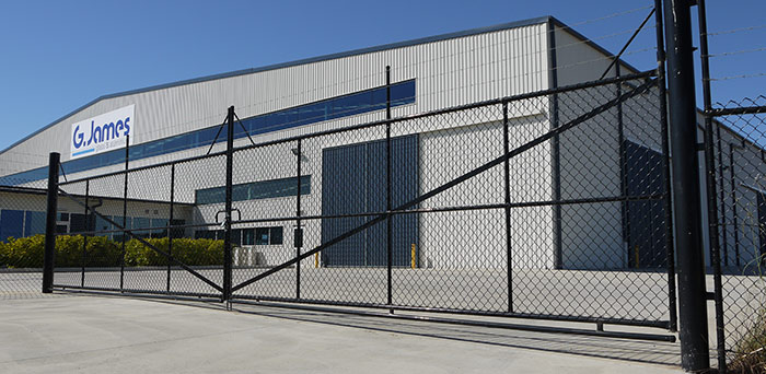 Chain mesh PVC gate